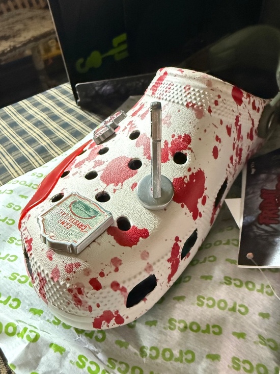 Friday the 13th crocs m8/w10 NIB never worn limited edition main image 8